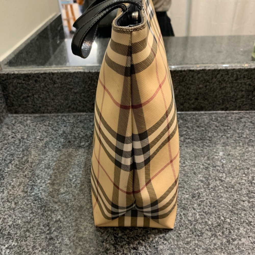 Burberry - Picture 2 of 10